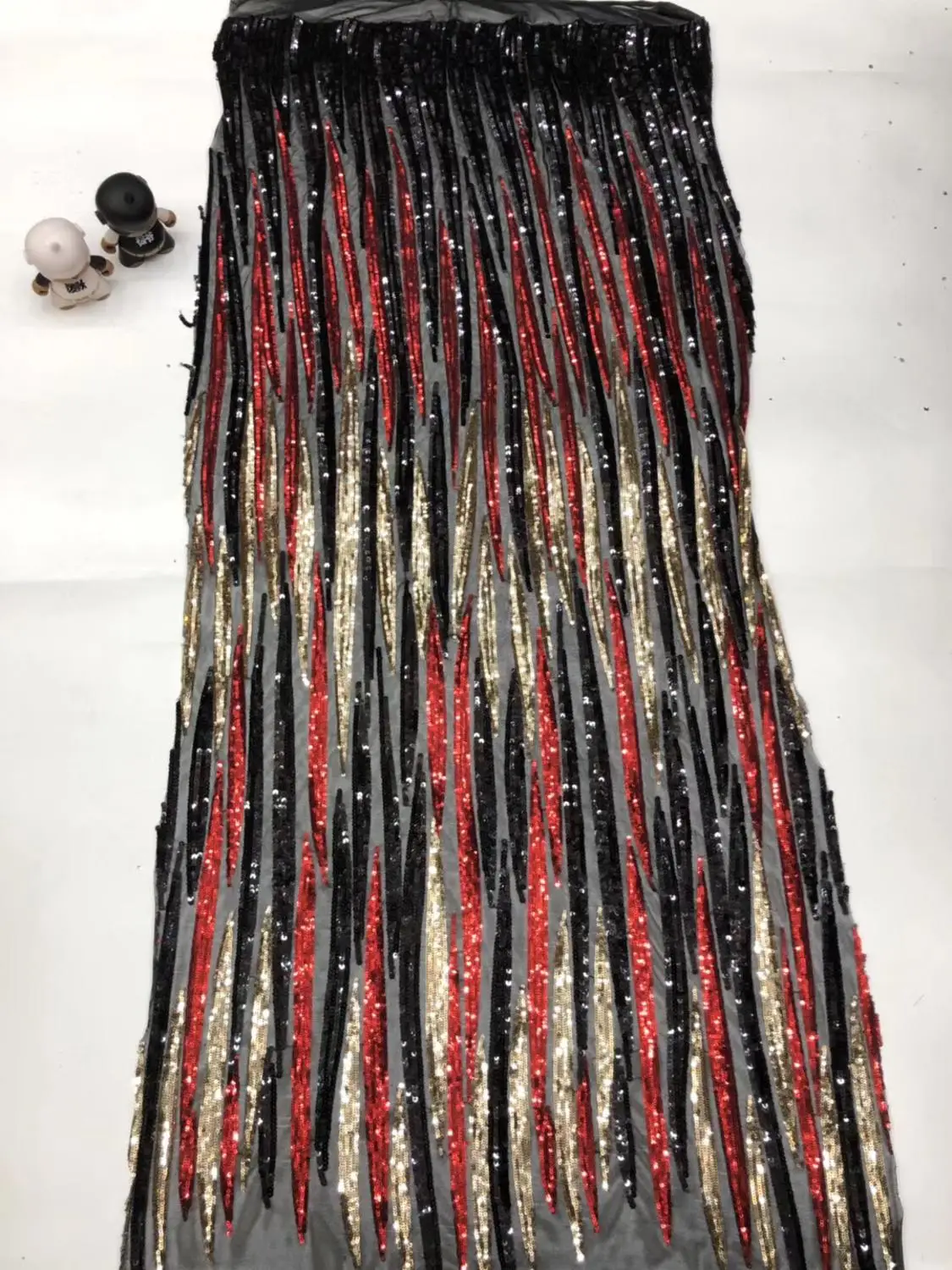 Новейшая разноцветная кружевная ткань с пайетками современный дизайн