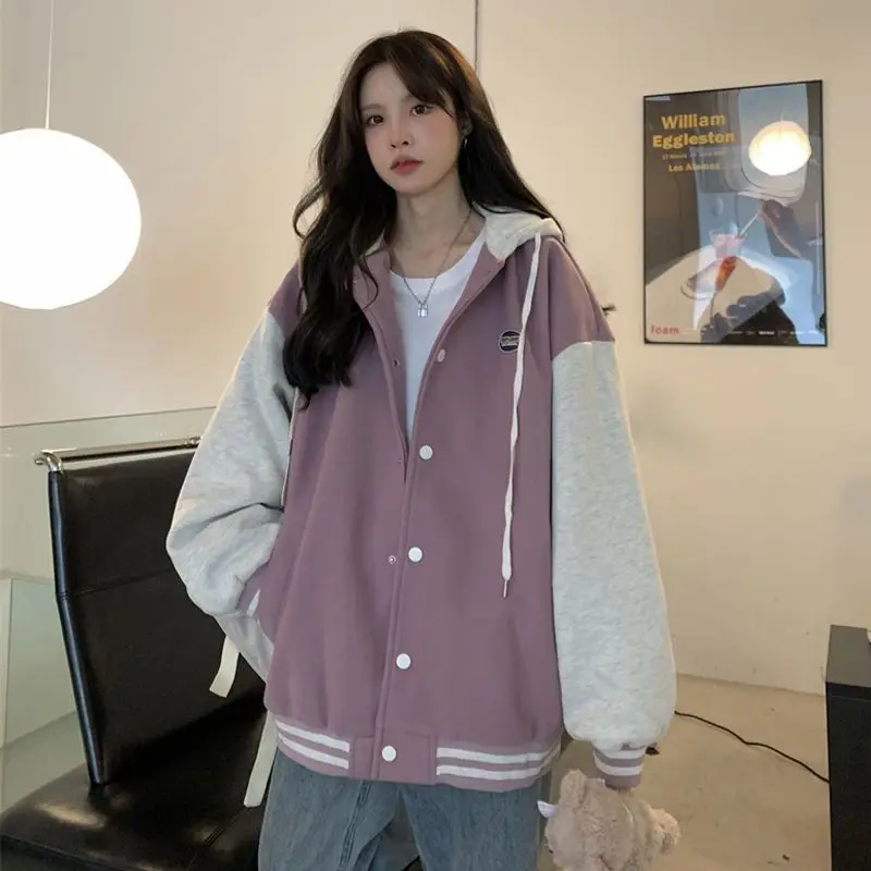 

Женская куртка с капюшоном, бархатная Толстая бейсбольная куртка контрастных цветов с принтом букв в Корейском стиле