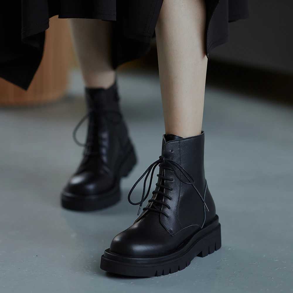 spesifikasi Tendang Pergelangan Kaki Sepatu Wanita Kulit Sapi Asli Waxing Bulat Kaki Penutupan Ritsleting Musim Dingin Wanita Brogue Sepatu Buatan Tangan Hitam Coklat 40