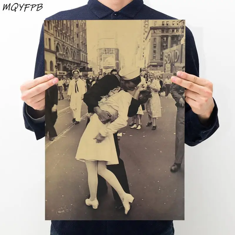 Поцелуй на День Победы античный постер из крафт-бумаги настенный стикер