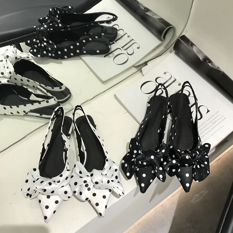 

Босоножки Baotou в римском стиле с волнистым носком и заостренным носком