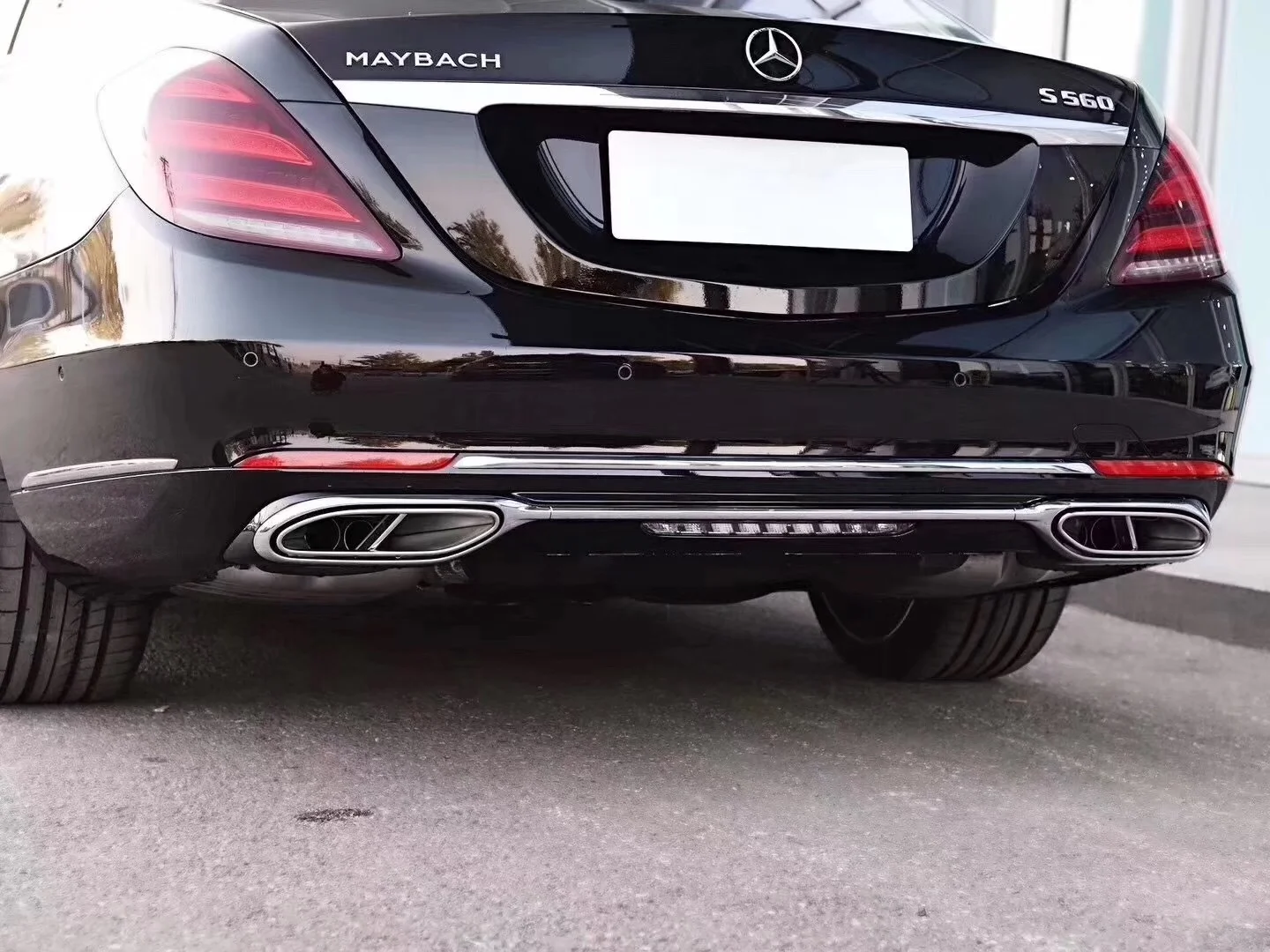 

Применяется для модифицированного бампера Mercedes Benz S-class Maybach и W222 Surround the Net Tail Throat