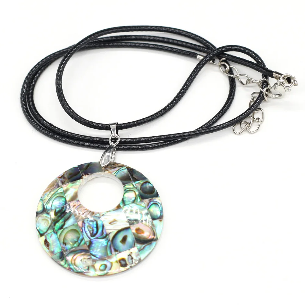 

Natural Shell Pendant Necklace Exquisite Round Abalone Shell White Black Shell Charms Wax Thread for Women Jewelry Necklace