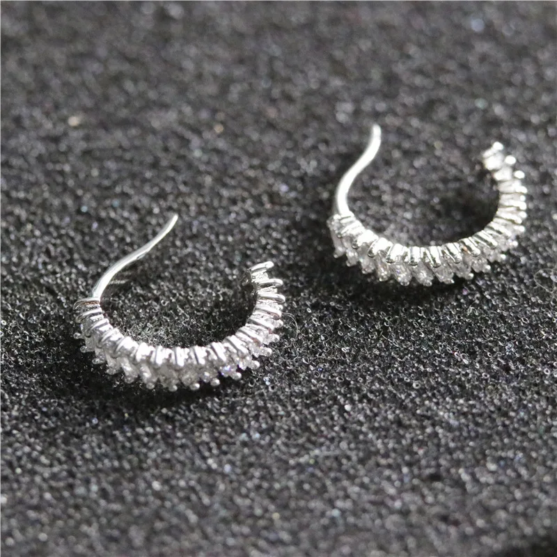 

Personality Exquisite Luxury Zircon Earbone Ear Clip No Ear Hole Earrings Grace Girls Party Jewelry Valentine's Day Gift