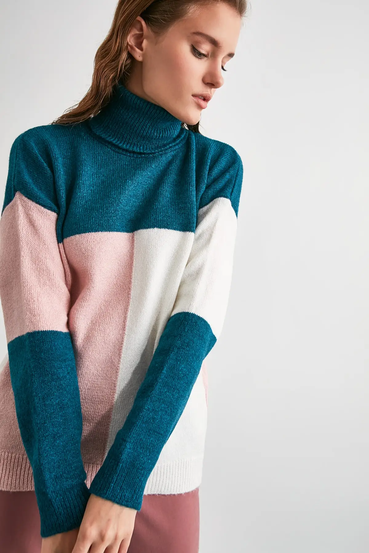 

Trendyol With Color Block Knitwear Sweater TWOAW21KZ2400