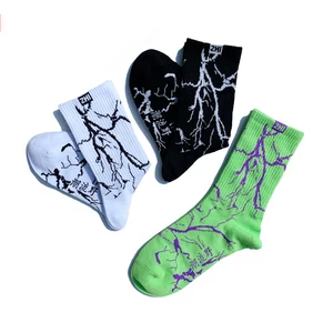 В стиле хип-хоп с принтом молнии свитер смешные мужские носки Harajuku счастливые носки 2020 Мода унисекс; Симпатичные повседневные хлопковые матросские носки черный, белый цвет зеленый