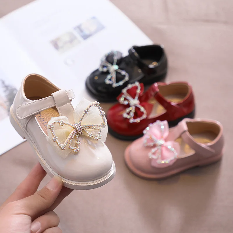 

Girls Leather Shoes Patent Leather Casual Kids Shoe Autumn Baby Children Crystal Bow Fashion Soft Sole T-shaped Princess Shoes