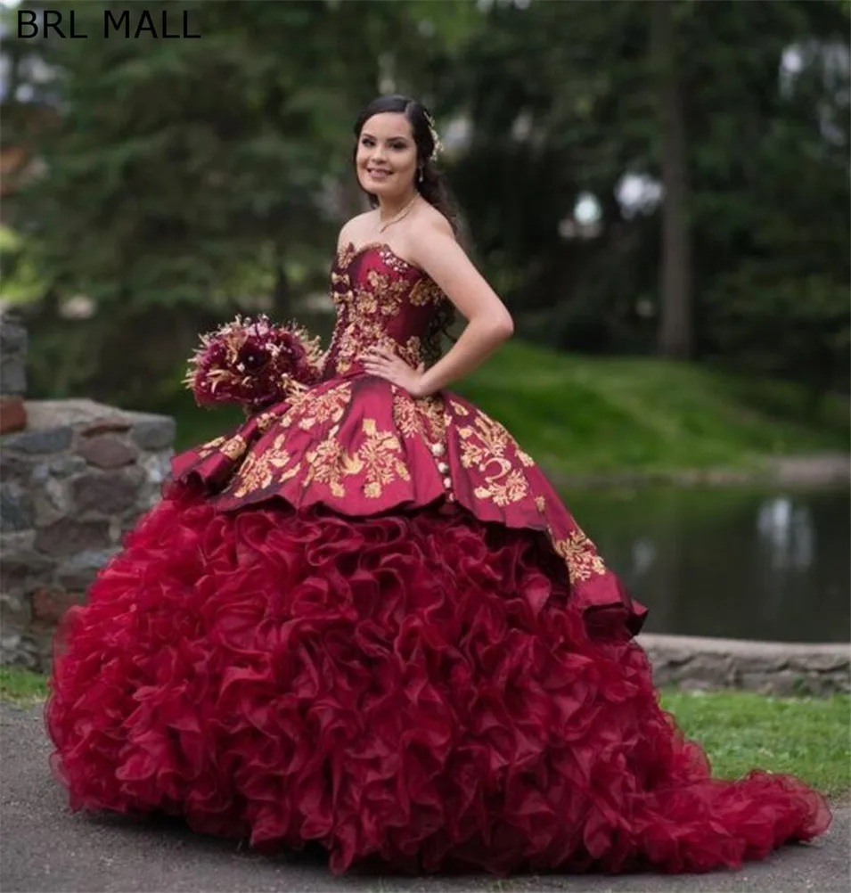 Бордовое темно платье для Quinceanera Милая Золотая кружевная вышивка с оборками