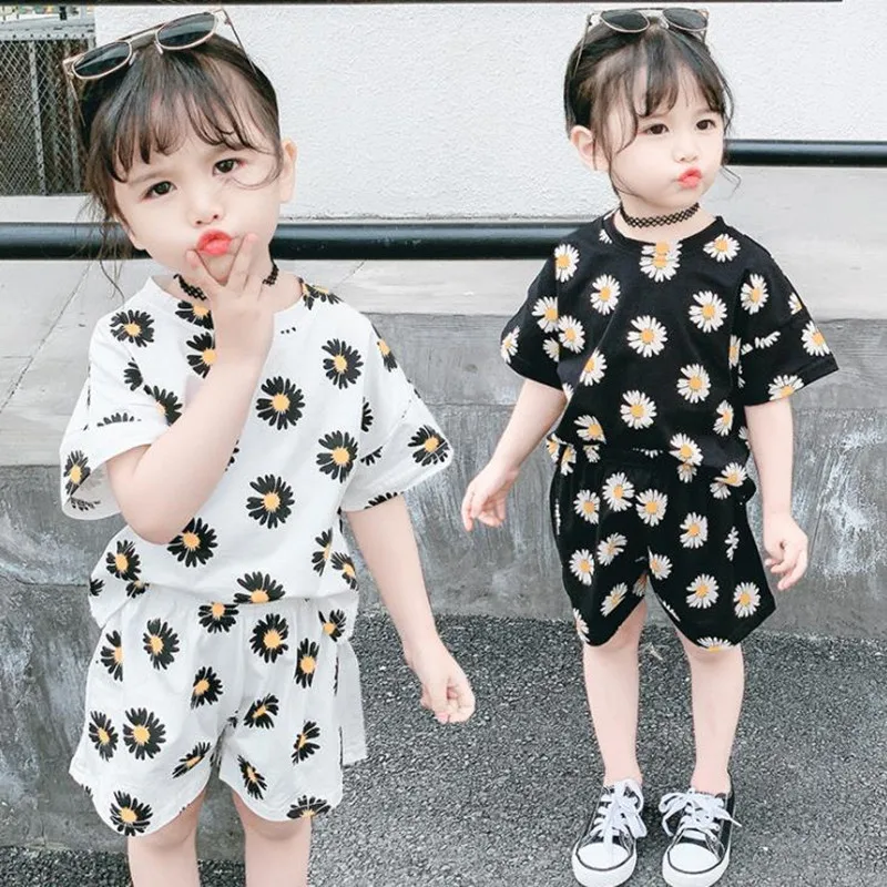 

DFXD Kids Summer Clothes Set Toddler Boys Girls 2PC Casual Outfit Cotton Short Sleeve T-shirt+Shorts Small Daisies Suit For 2-7T