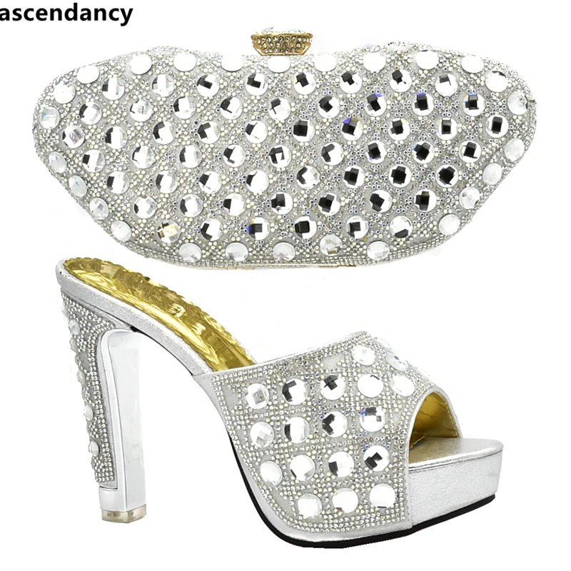 Новое поступление итальянская женская обувь и сумочка в комплекте украшенные