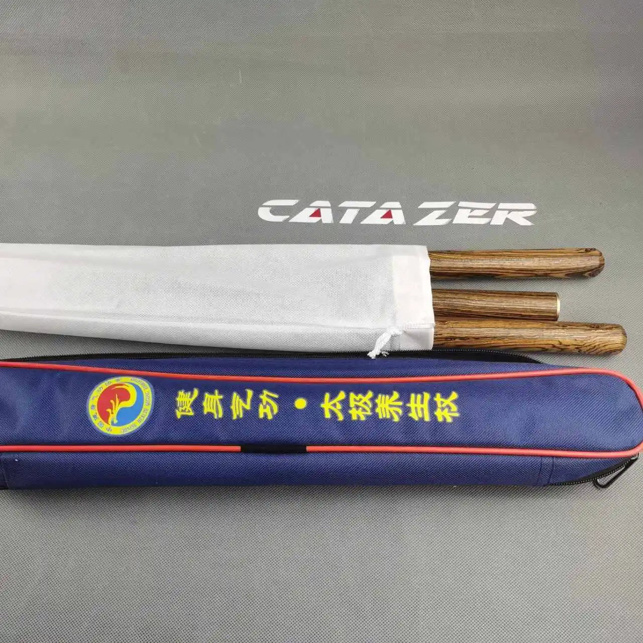 

Catazer High Quality Gold Sandal Wood Tai Chi Sticks China Martial Arts Products Taiji Yang Sheng Zhang 3 Sections