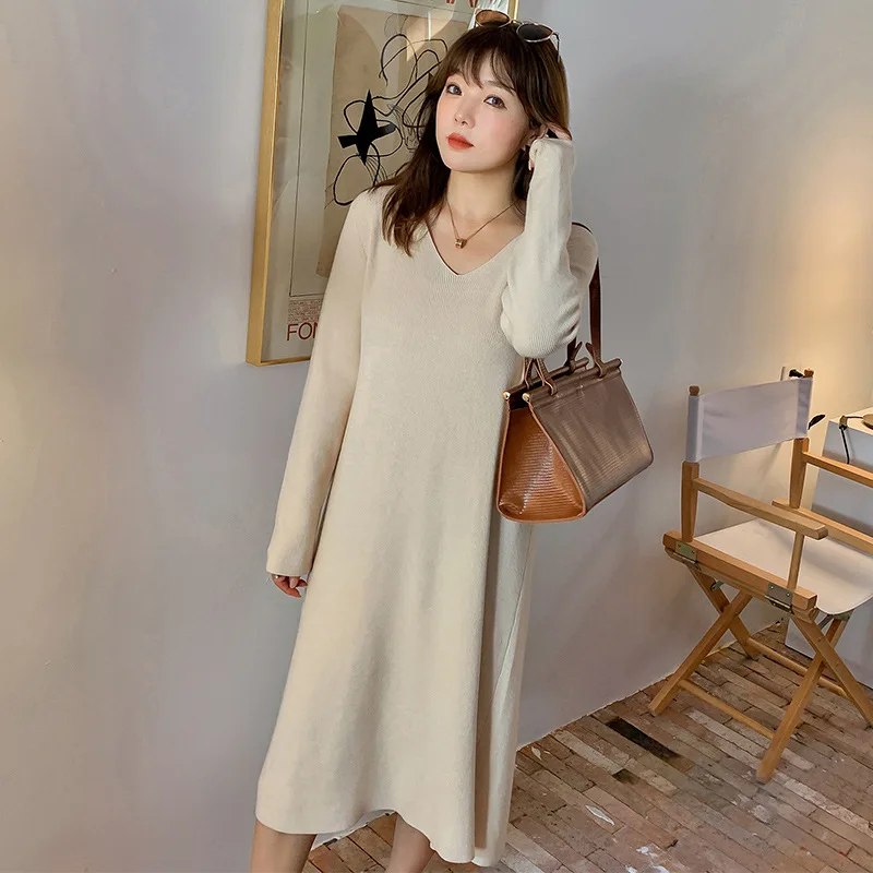 

Dress 2020 autumn and winter new V-neck temperament knitted split ends slimming base skirt