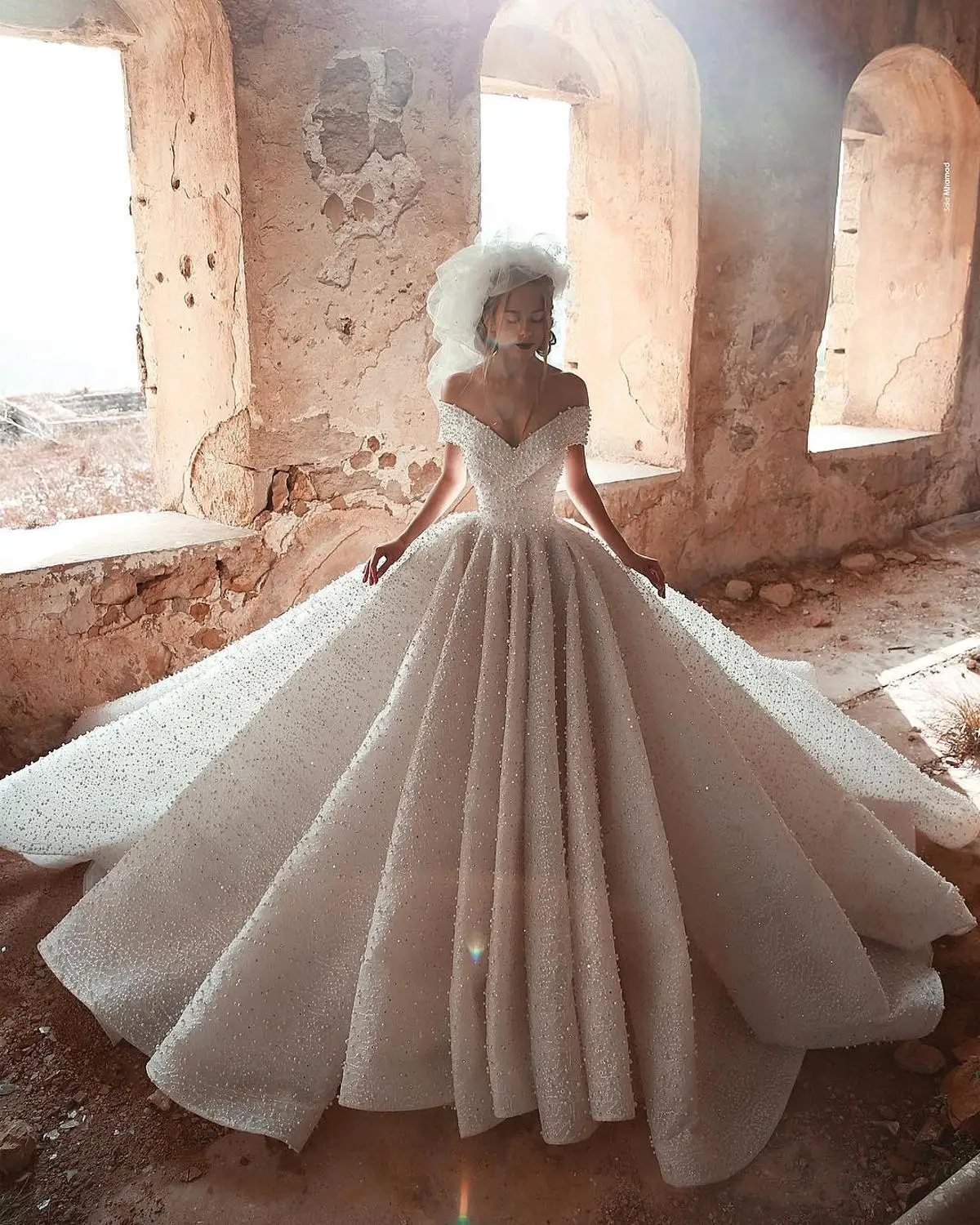Robe De Mariee Luxurious Big Ball Wedding Dresses Crystal Beads Pearls Wedding Dresses Vestido De Noiva Mariage Bridal Gown
