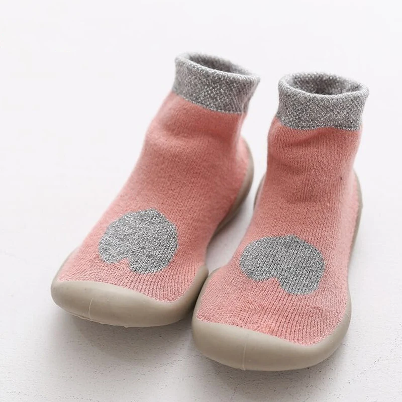 Детские носки с резиновой подошвой | Мать и ребенок