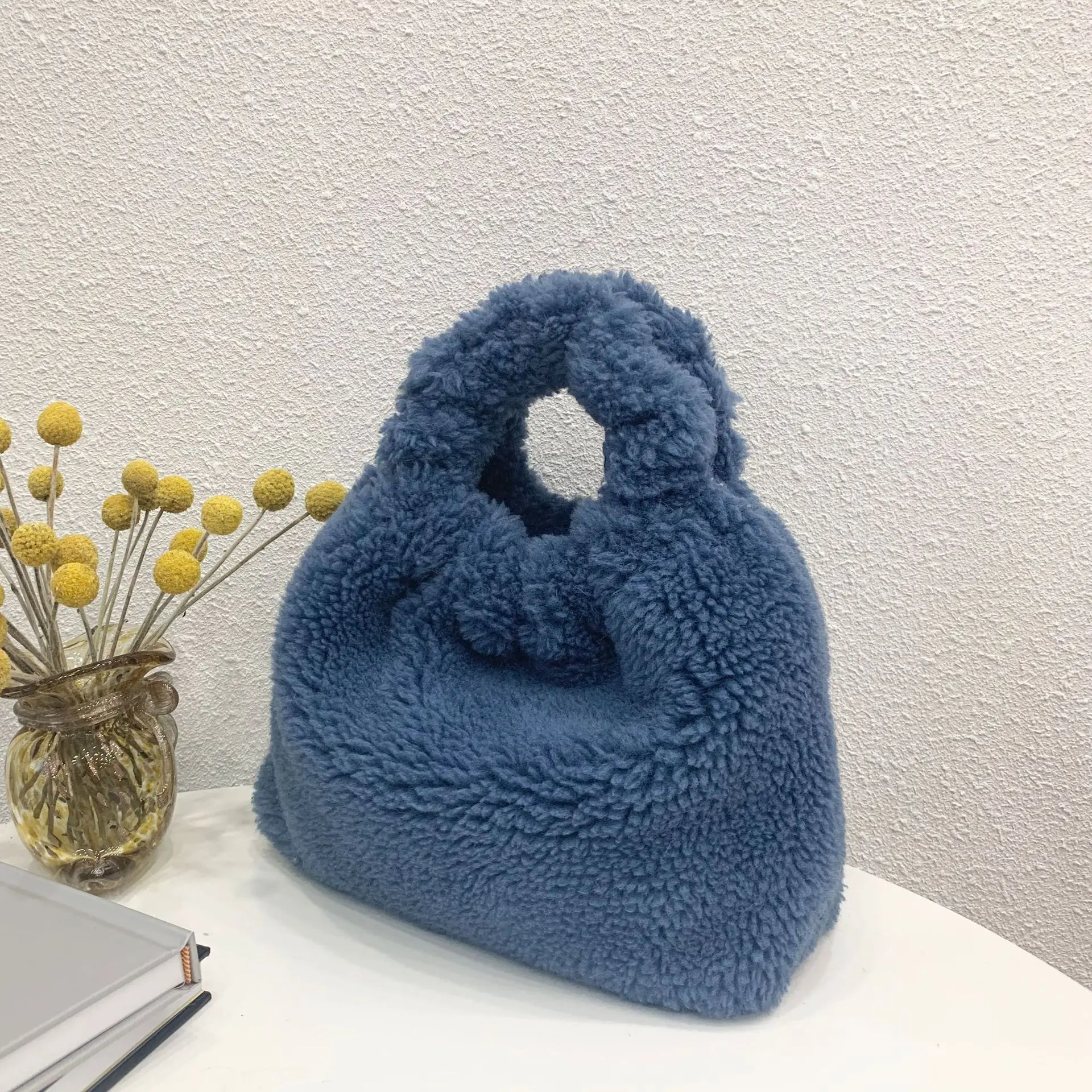 

Женская модная новая сумка из больших частиц Panax notoшень шерстяная бархатная меховая сумка складная стильная сумка-мессенджер оптовая прода...