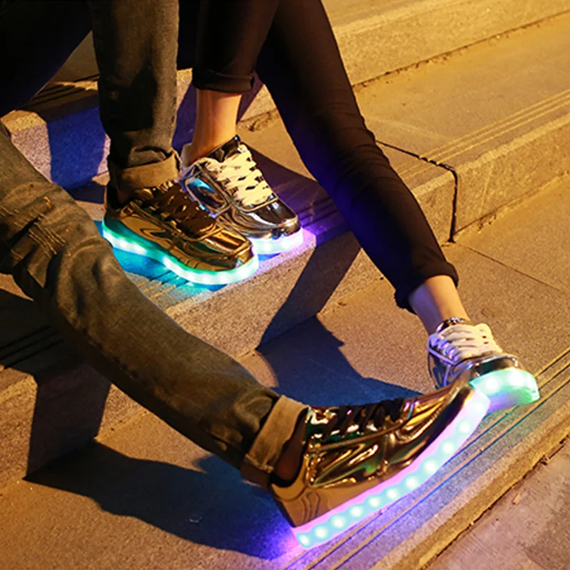 Мужская обувь светящиеся женские сандалии со светодиодами лето 2021 модные