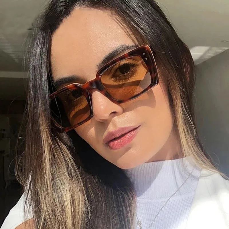 

Classic Retro Square Sunglasses Ladies Brand Retro Travel Rice Nail Rectangular Sunglasses Women Oculos Lunette De Soleil Femm