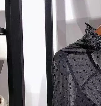 

Женская рубашка 2021 осень-зима новый стиль V-образный вырез кружевной простой вышитый пояс свободный костюм из двух предметов