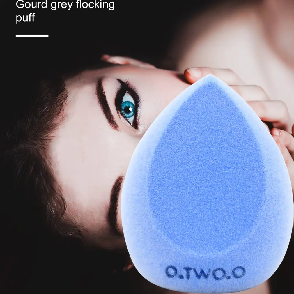 Капли воды в форме порошка пуховка для нанесения основы под макияж жидкий