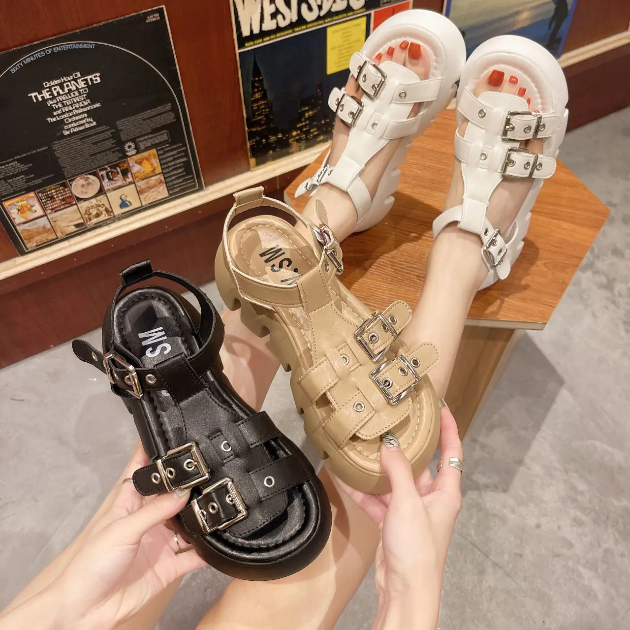 

European Station 2021Platform Muffin Piano Bottom Open Toe Belt Buckle Strap Sandals Internet Celebrity High-Top Women's Shoes