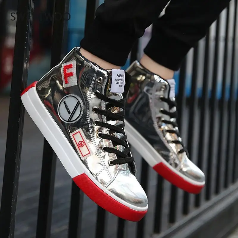 

Мужские кроссовки из лакированной кожи, с высоким верхом, золотистые, серебристые ботинки в стиле хип-хоп, блестящая обувь на плоской подошв...