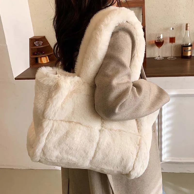 

New Female Fashion Brand Designer Plush Soft Large Capacity Shoulder Bag Leisure Luxury Handbag Tote Bag Woman' Big Shopping Sac