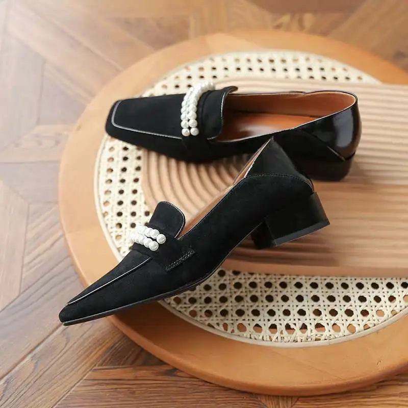 

Krazing Pot sheep suede square toe med heel pearl decoration French romantic retro fashion slip on spring new women pumps L62