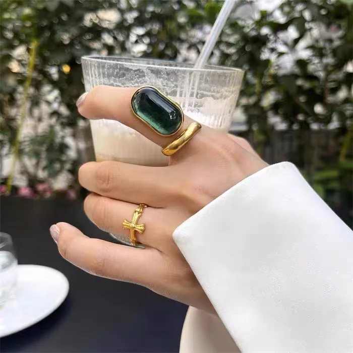 Женское винтажное вечерние ЦО из серебра 925 пробы с зелёным камнем | Украшения и