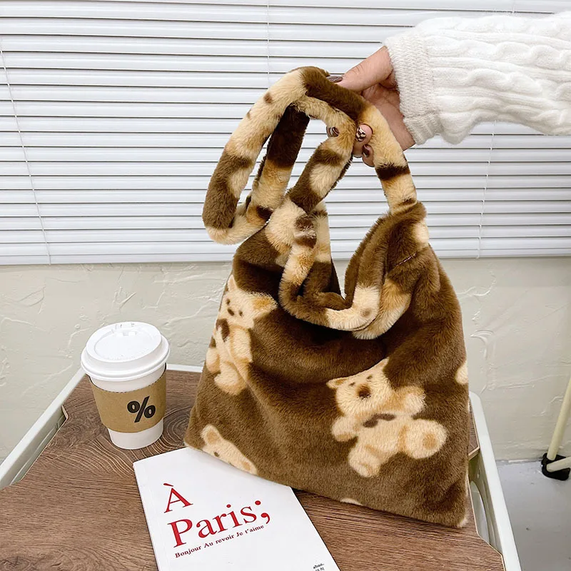 

Женская сумка в корейском японском стиле, модная плюшевая большая сумка, женская новая модная милая плюшевая сумка через плечо, сумка-тоут, ...