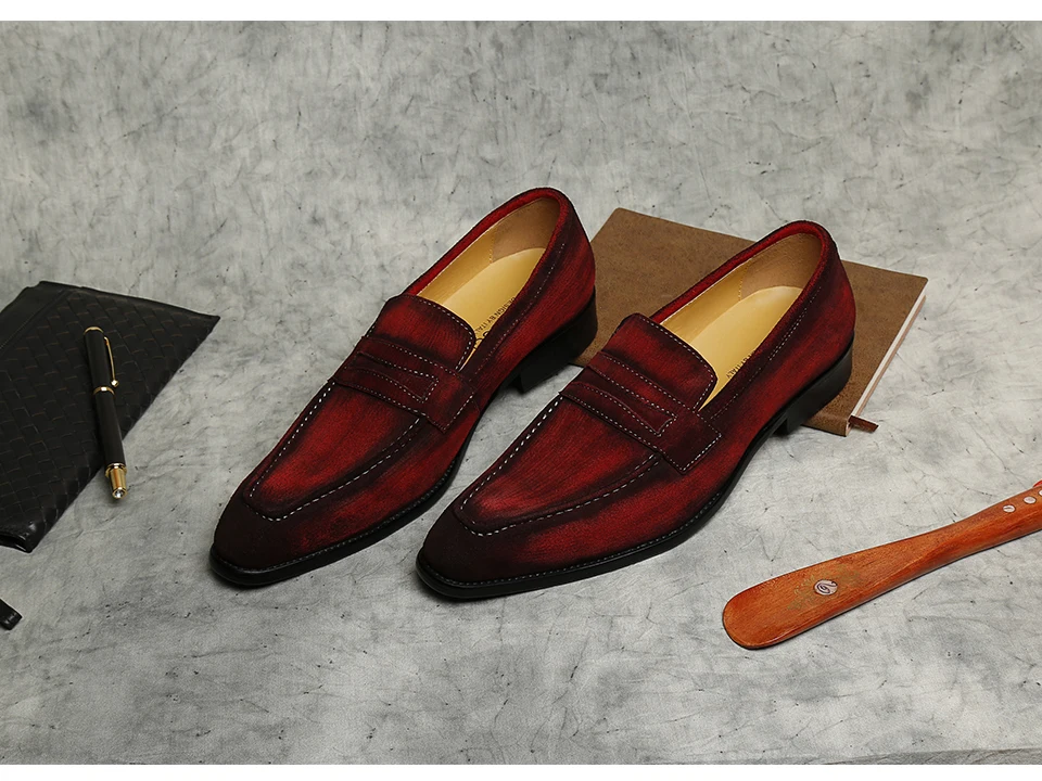 KARRUCCI/роскошные мужские лоферы в итальянском стиле; богатые замшевые туфли с антикварией; цвет красный, синий, коричневый; средняя ширина