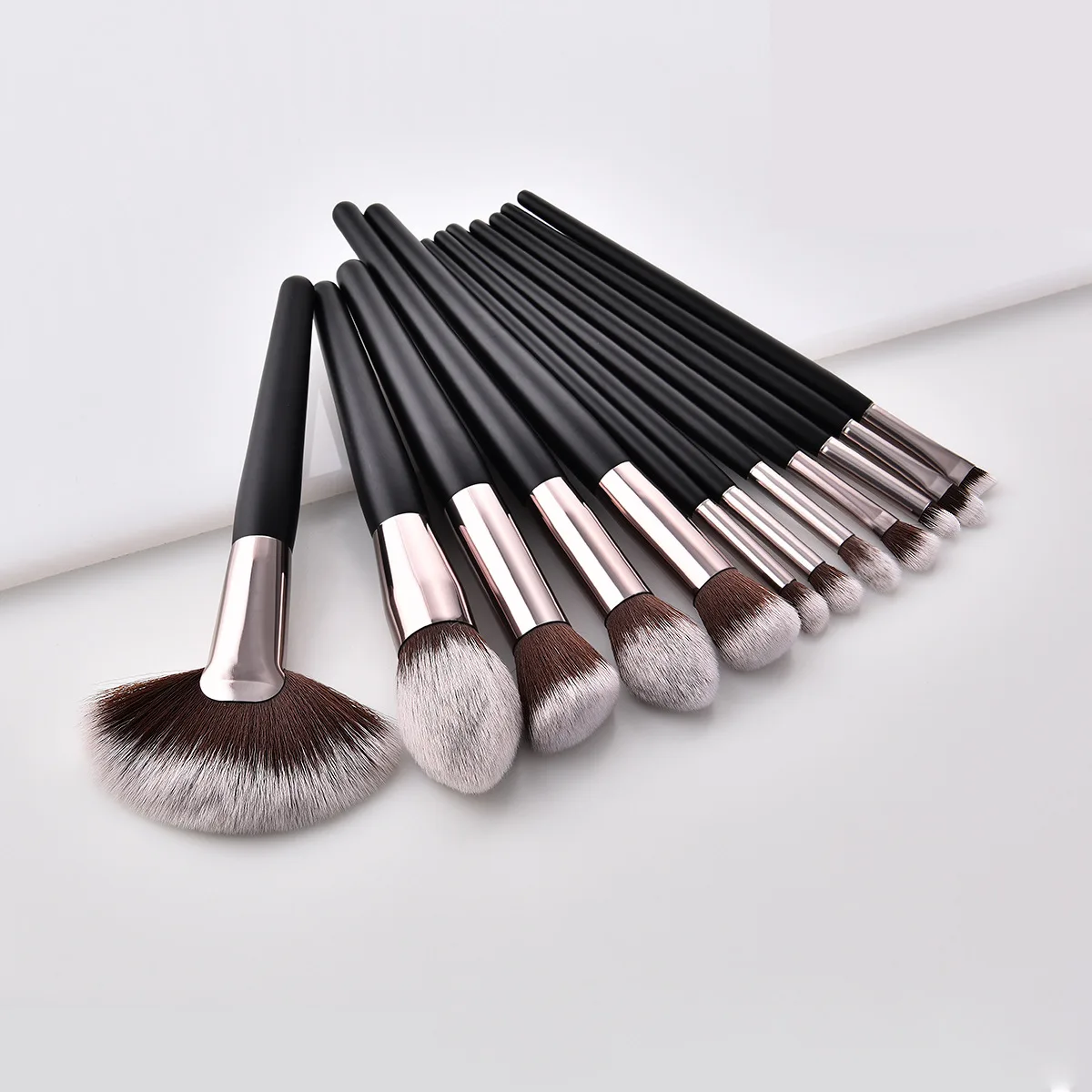 

14pcs Quality Black Makeup Brushes Set Synthetic Hair Foundation Contour Eyeashadow Make Up Brush Set