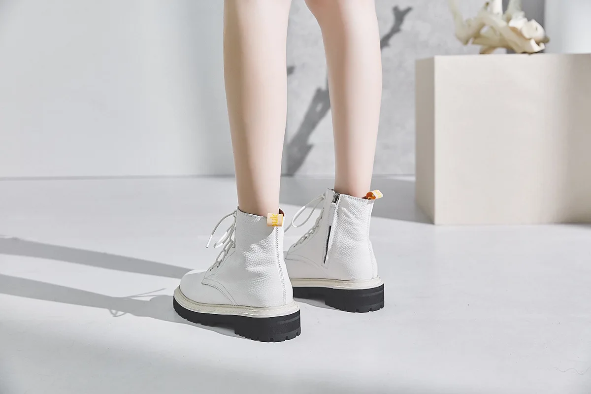 Botas mujer/ г. Повседневная обувь женские Ботинки martin модные брендовые женские ботинки из натуральной кожи ботинки белого цвета с перекрестной шнуровкой