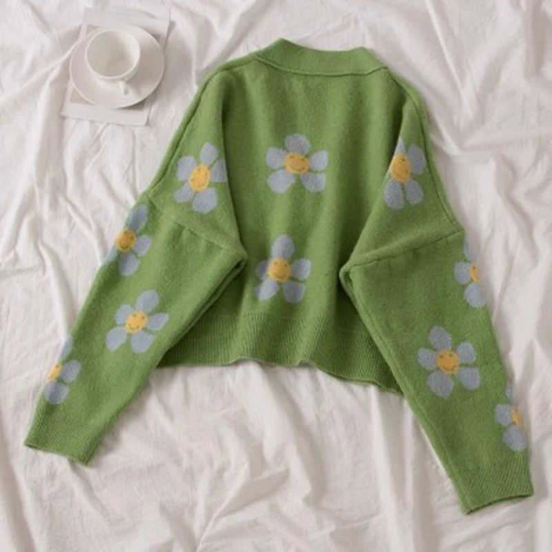 2021 Spring College Style Flower Print Knitted Doat Loose Retro V-neck Cute Light Green Sweater Cardigan Blouse Short Section images - 6