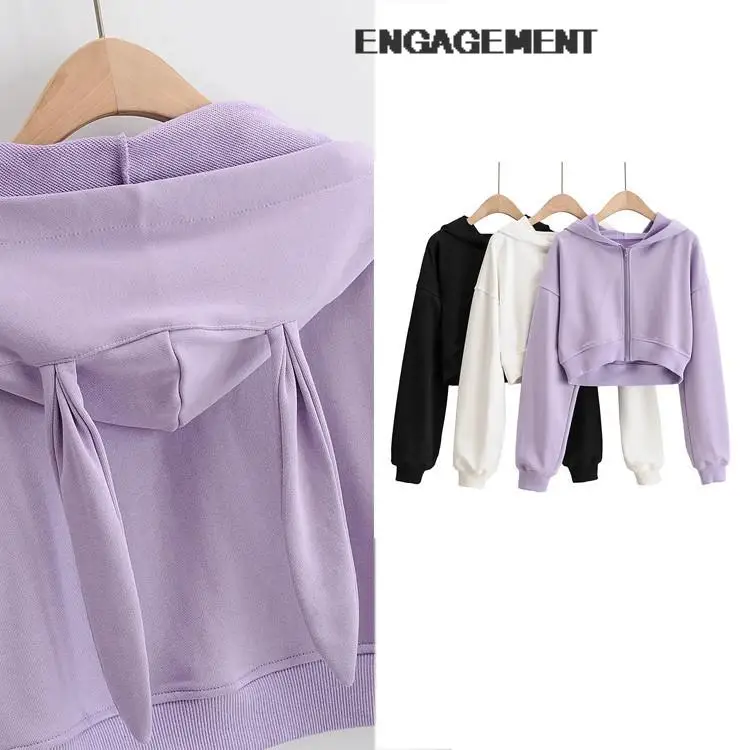 

Hoodies & Sweatshirts