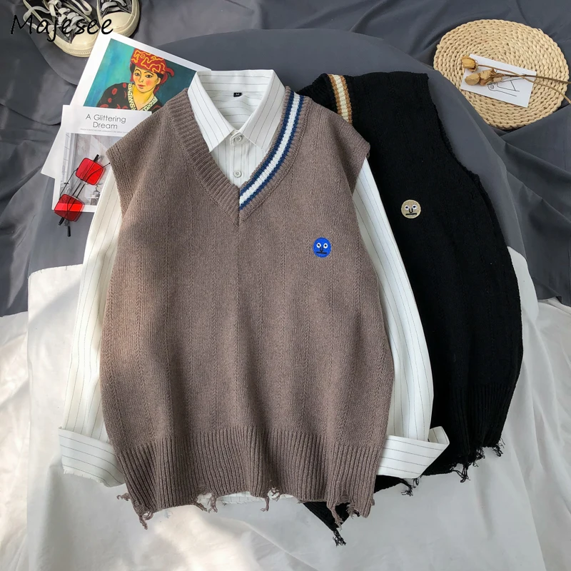 

Men Sweater Vest Autumn Simple Embroidery Patchwork Loose Panelled Sleeveless Knitted Sweaters Male All-match Ins Hole Casual