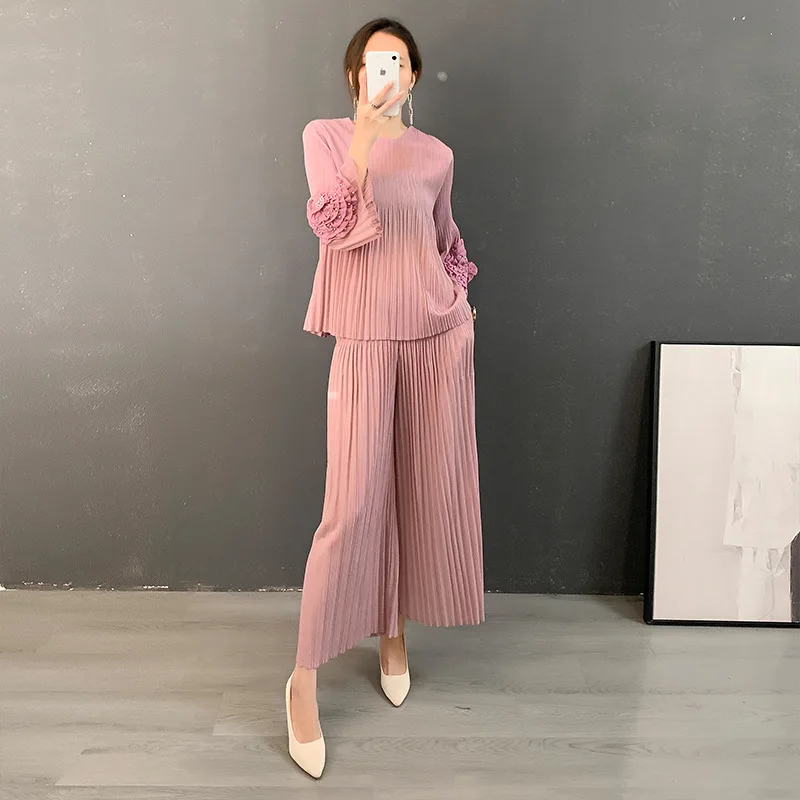 

SuperAen 2022 Fashion Suit Puff Sleeve Solid O Neck Top+wide Leg Pleated Skirt Office Lady Two-piece Set