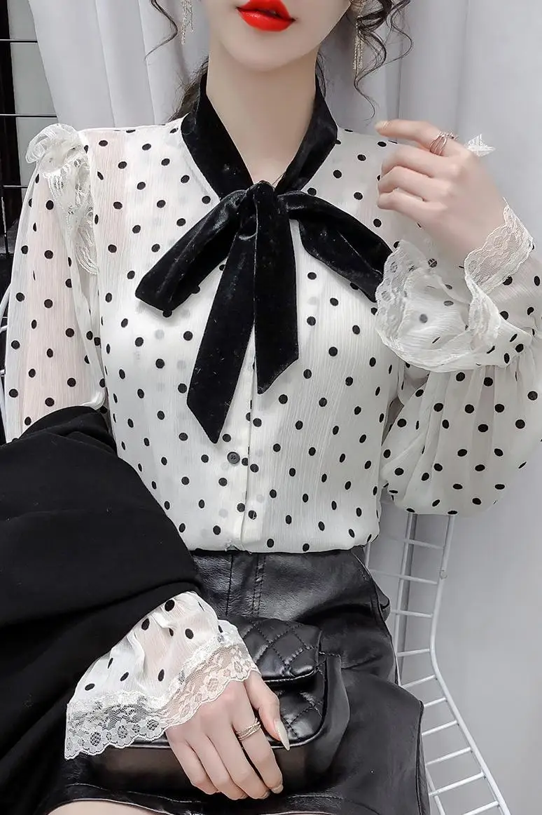 

COIGARSAM Chiffon Shirt Womens tops New Spring Polka Dot Bow Women shirts White Black 801