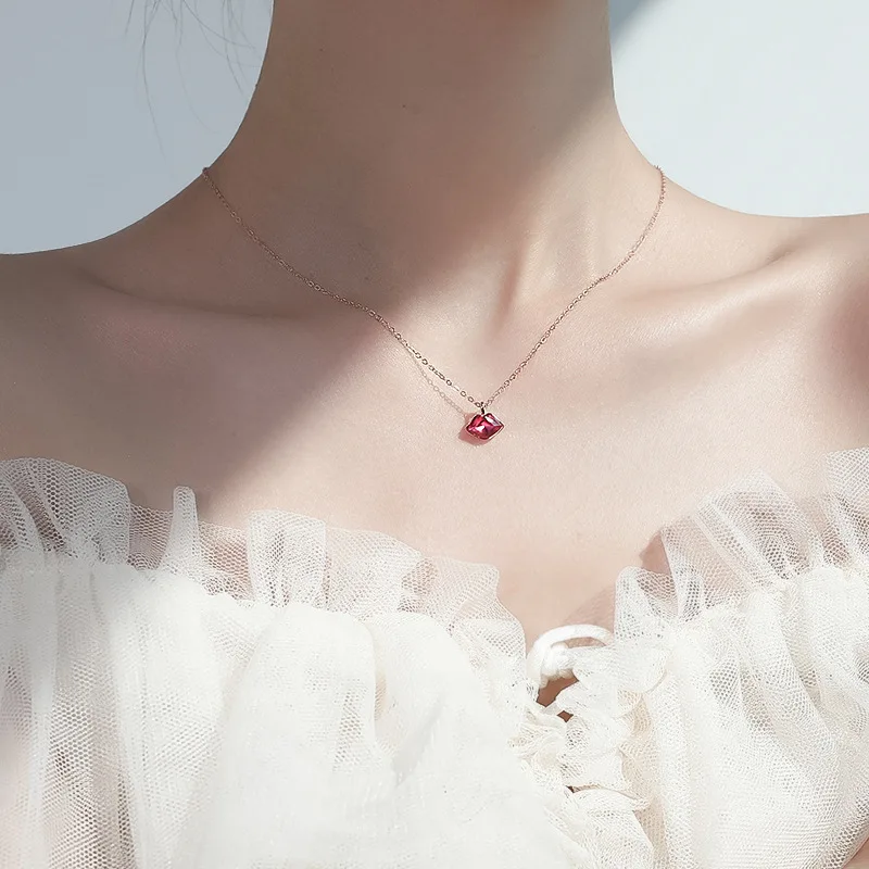 

Sterling Silver Scarlet Lipstick Clavicle Chain kiss Red Lips Love Pendant Christmas Gift Necklaces for Women