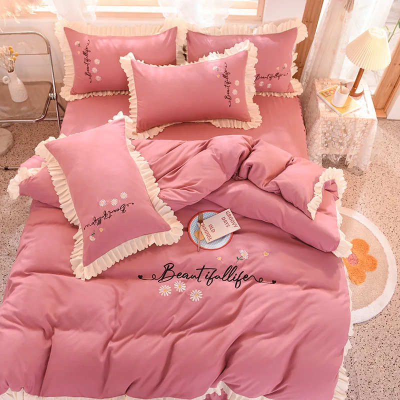 

4pcs Little Daisy Kawaii Bedding Set Luxury 200x230cm Bed Sheets Girls Quilt Case Soft Comforter Cotton Bedding Sets