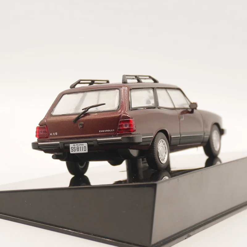 Модель автомобиля под давлением Ixo 1:43 металлическая игрушка для Chevrolet certificata Caravan