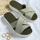 Женские летние шлепанцы без застежки с украшением в виде кристаллов; Женская обувь на плоской платформе с ремешком и пряжкой; Женские модные повседневные пляжные шлепанцы