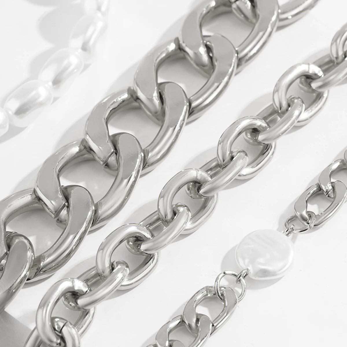 

SHIXIN 4 Pcs Charms Imitation Pearls Bracelets Set for Women Hip Hop Layered Thick Hand Chain With Bracelet 2021 Fashion Jewelry