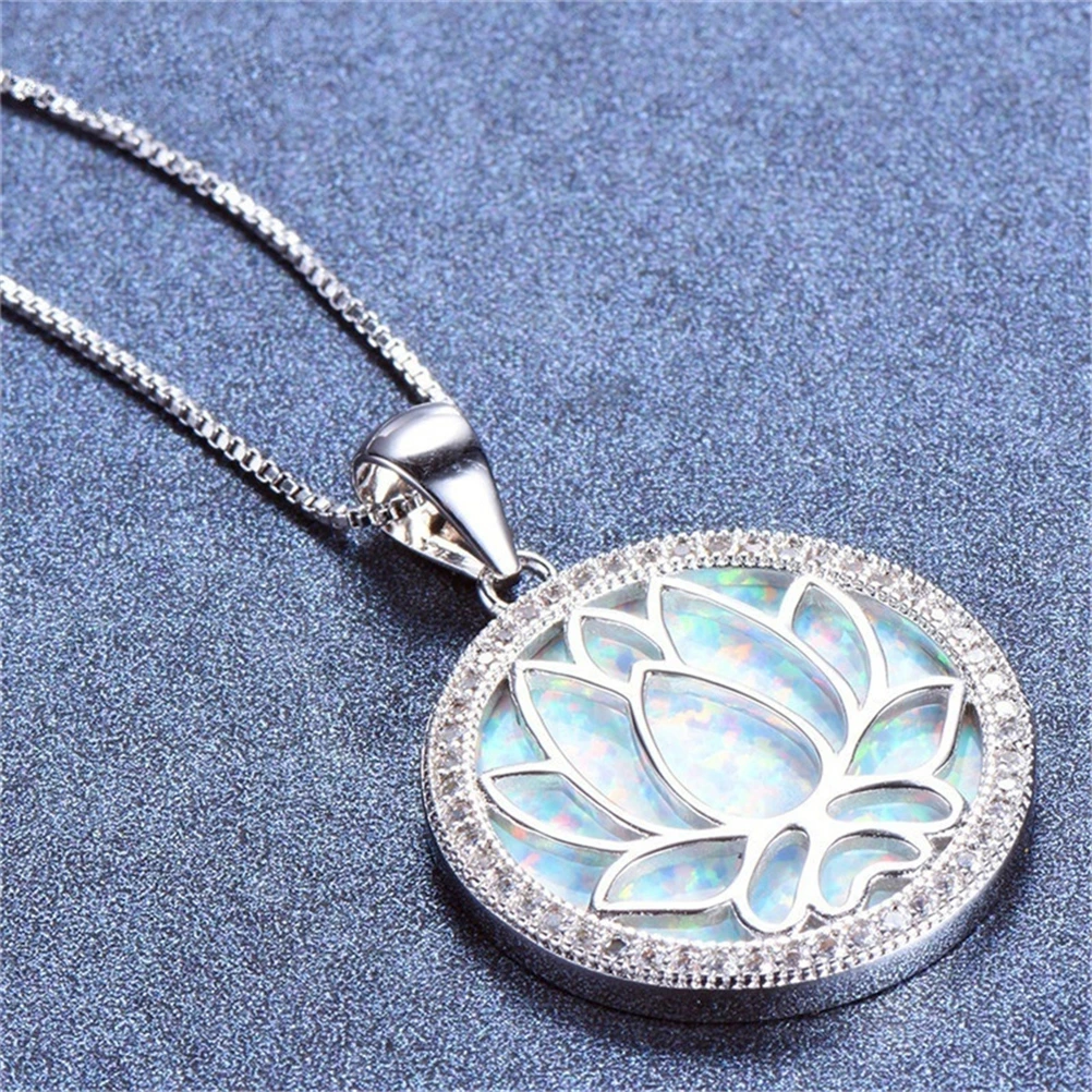 

Popular New Fashion Rainbow Lotus Exquisite Pendant Necklace Female Holiday Birthday Gift Jewelry Jewelry Wholesale