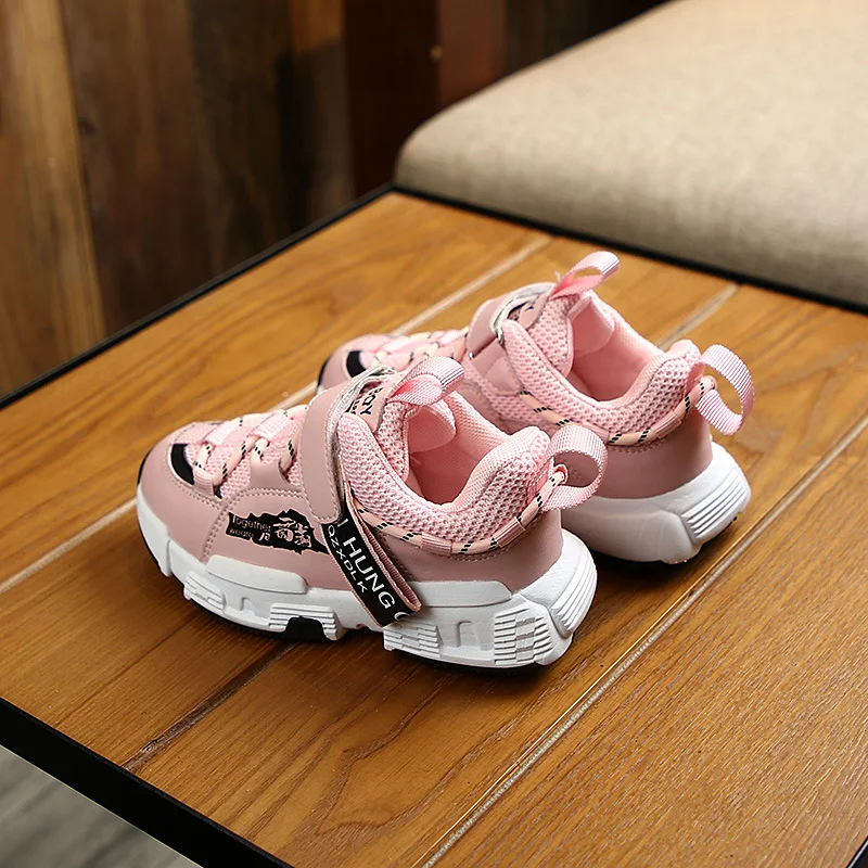 Весенние детские спортивные кроссовки черные массивные для маленьких девочек