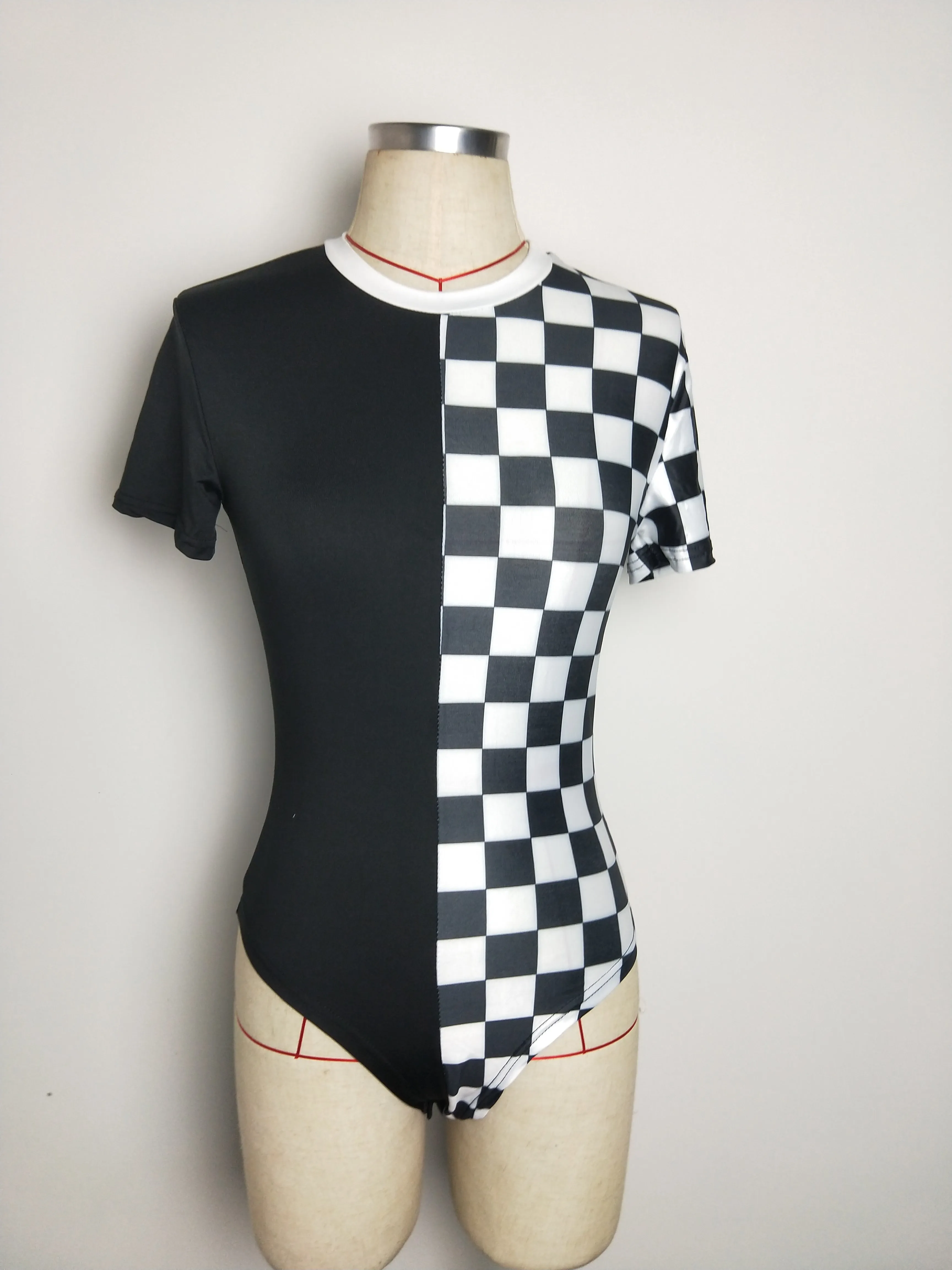 Женский клетчатый боди с коротким рукавом летний обтягивающий в стиле пэчворк