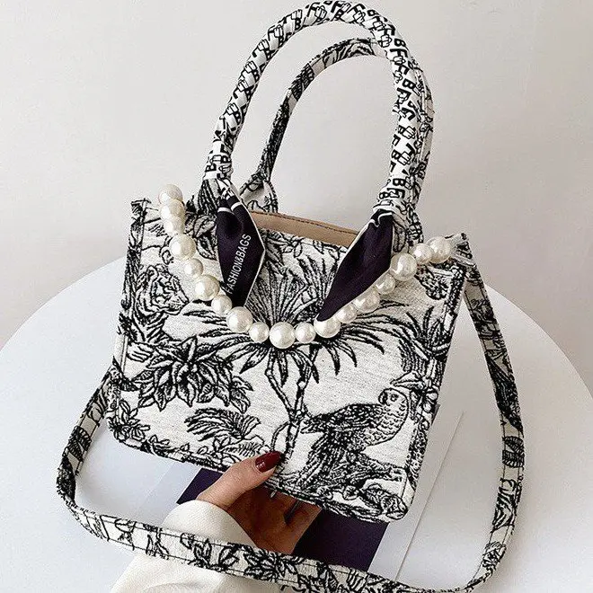 

Fashion trend handbag