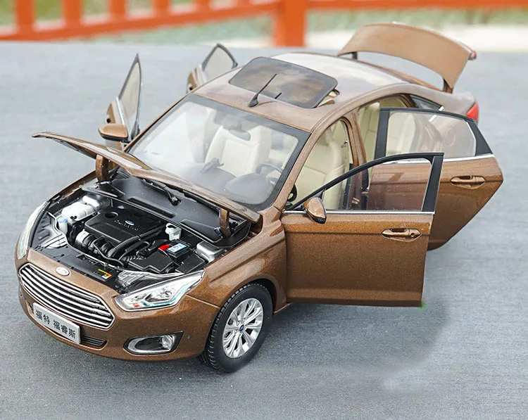 Новинка 1/18 масштаб эскорт коричневый красный литой автомобиль Модель Коллекция игрушек подарок