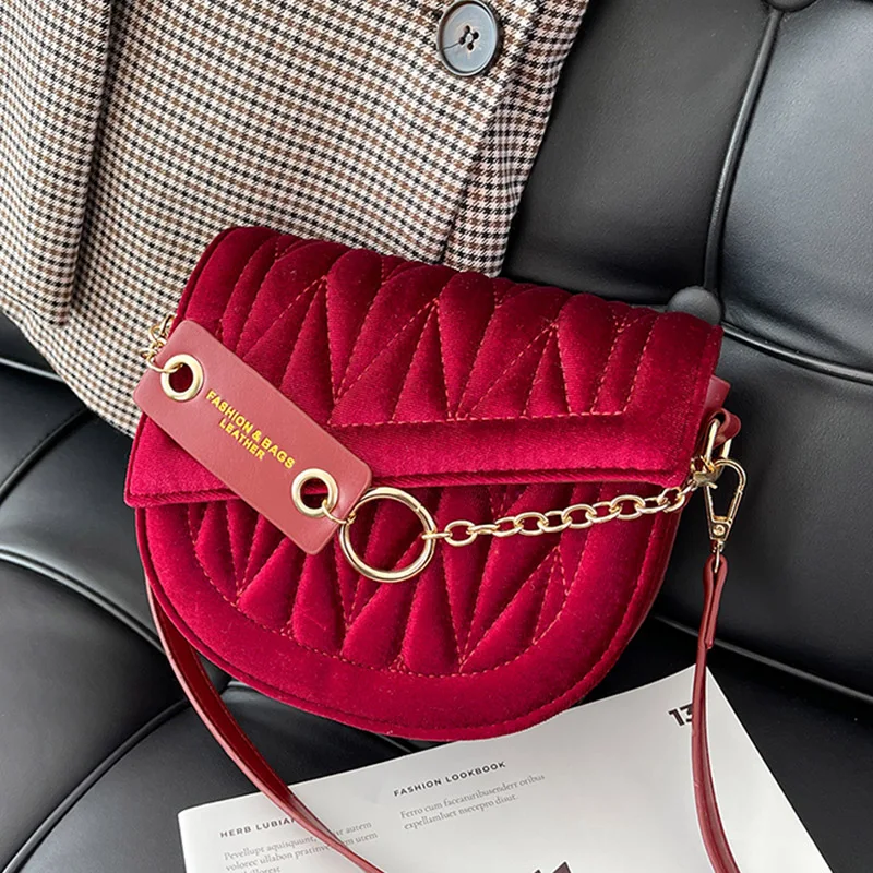 

Ladys Crossbody Bag High Quality Luxury Velvet Saddle Bags for Women Flap Messenger Shoulder Bag Female Clutches Handbag