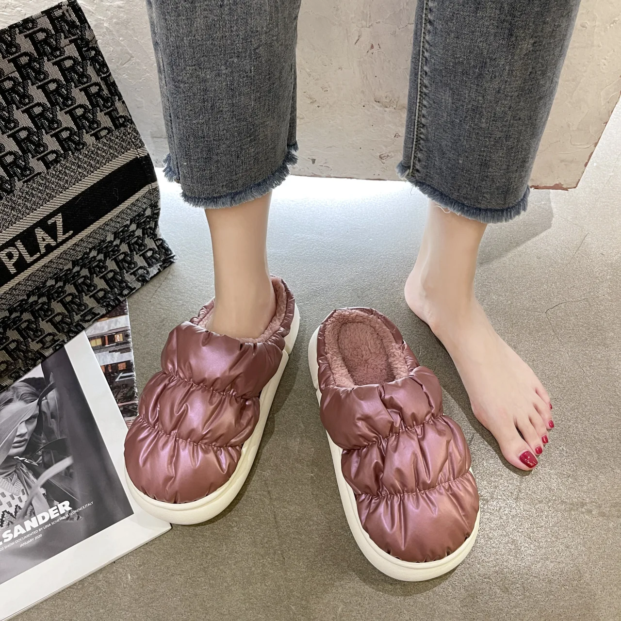 Winter Slippers Women Furry Slippers Waterproof Warm Cozy Faux Fur Indoor Floor Slides Flat Soft Female Casual Home Footwear
