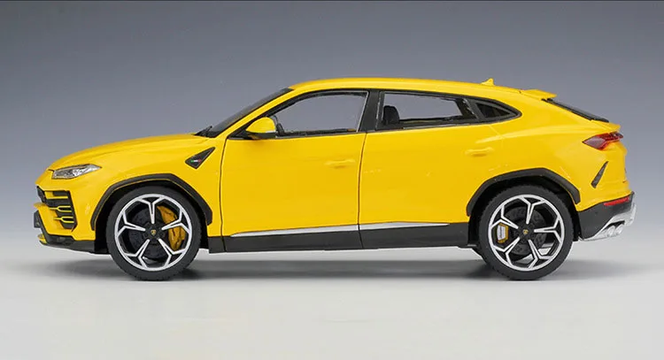 Bburago литая модель автомобиля 1:18 SUV Urus внедорожный металлический сплав Высокая имитационная машина с базой Игрушки для мальчиков подарки для мальчиков